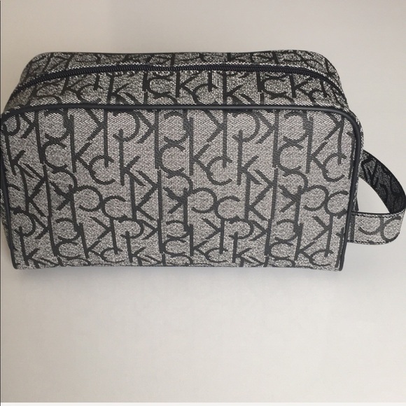 Calvin Klein Other - Calvin Klein Toiletry Kit